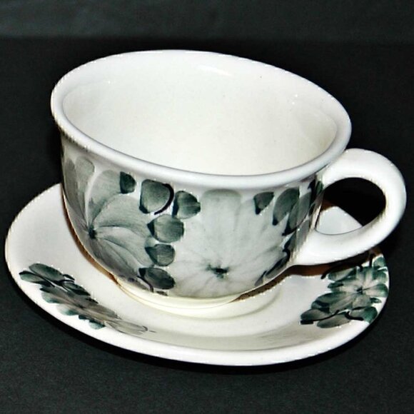 Vintage Polish Cups and Saucers Hand Made and Painted Floral Makers Stamp - Picture 4 of 7